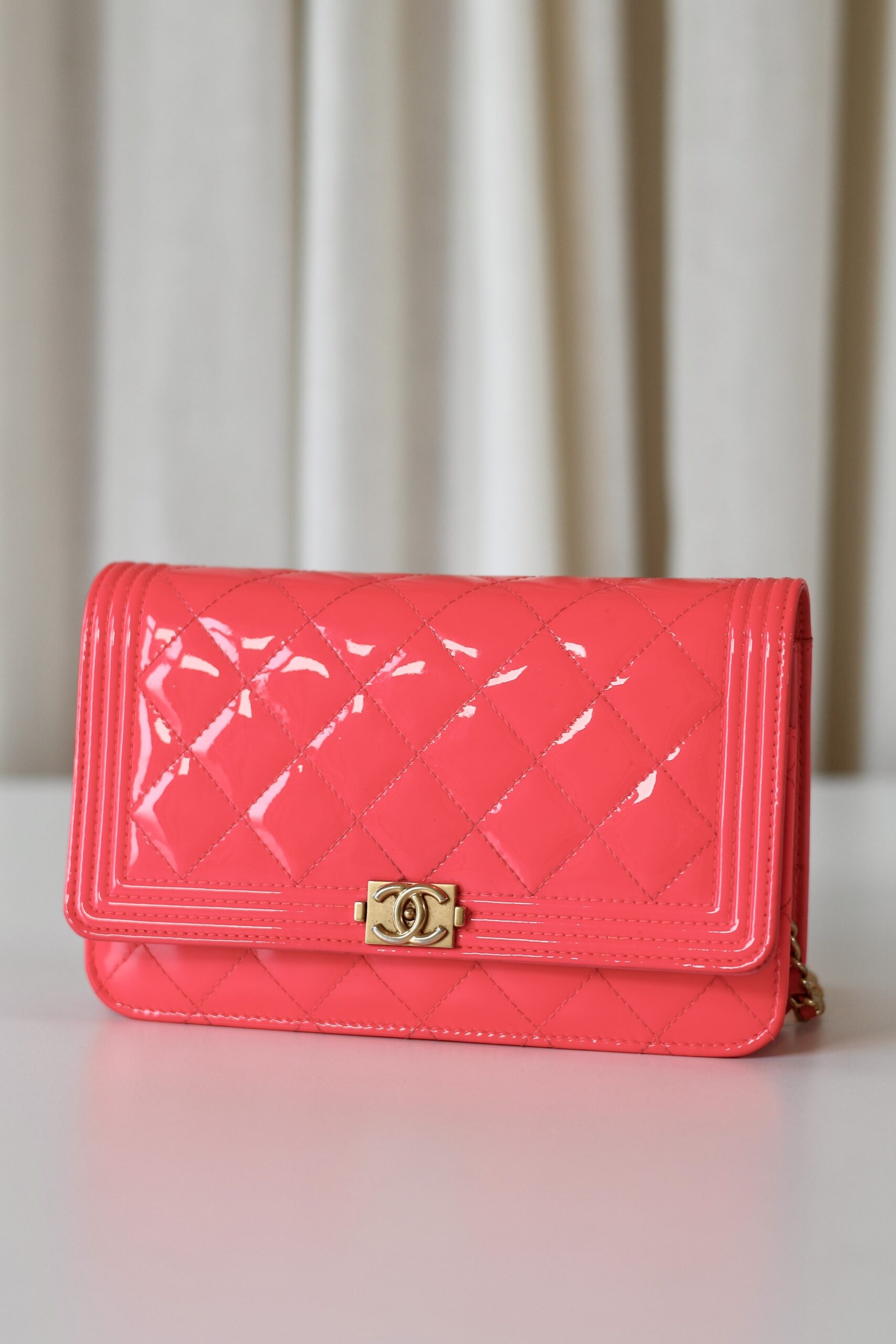 Chanel patent wallet on chain pink - Image 2