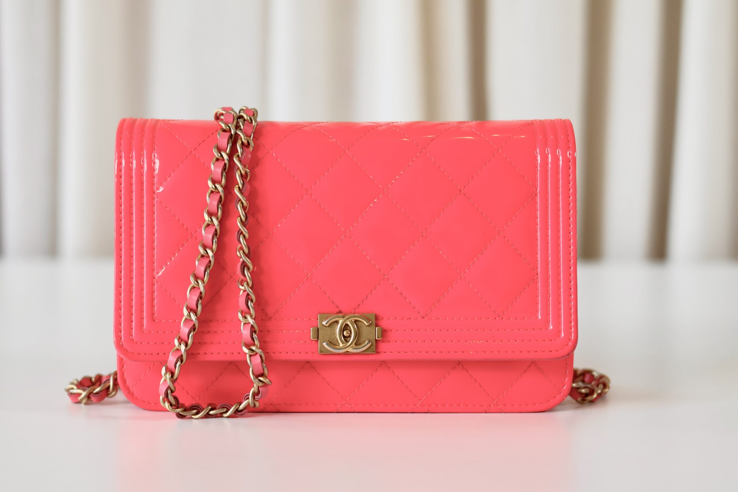 Chanel patent wallet on chain pink - Image 3