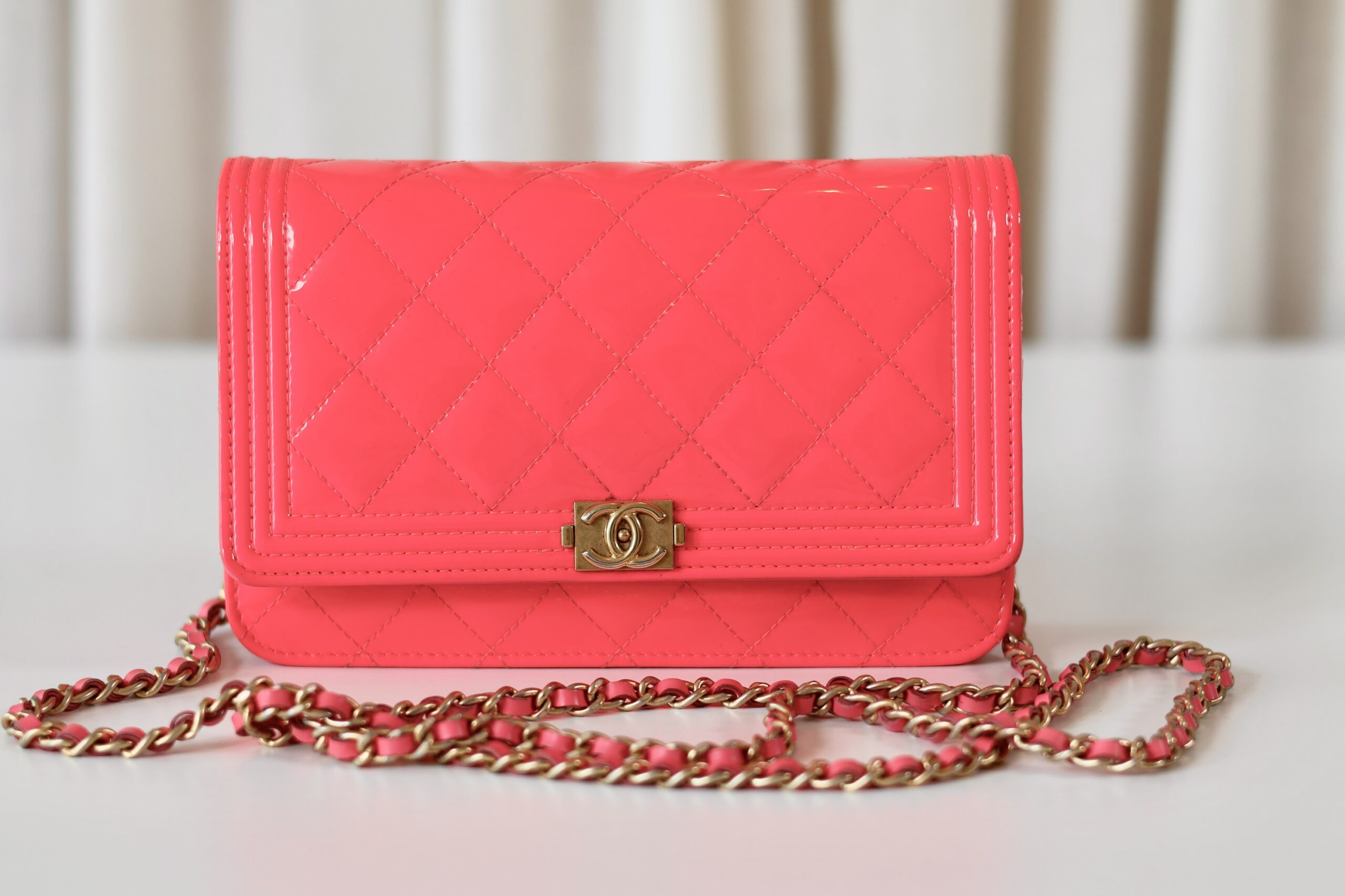 Chanel patent wallet on chain pink - Image 4