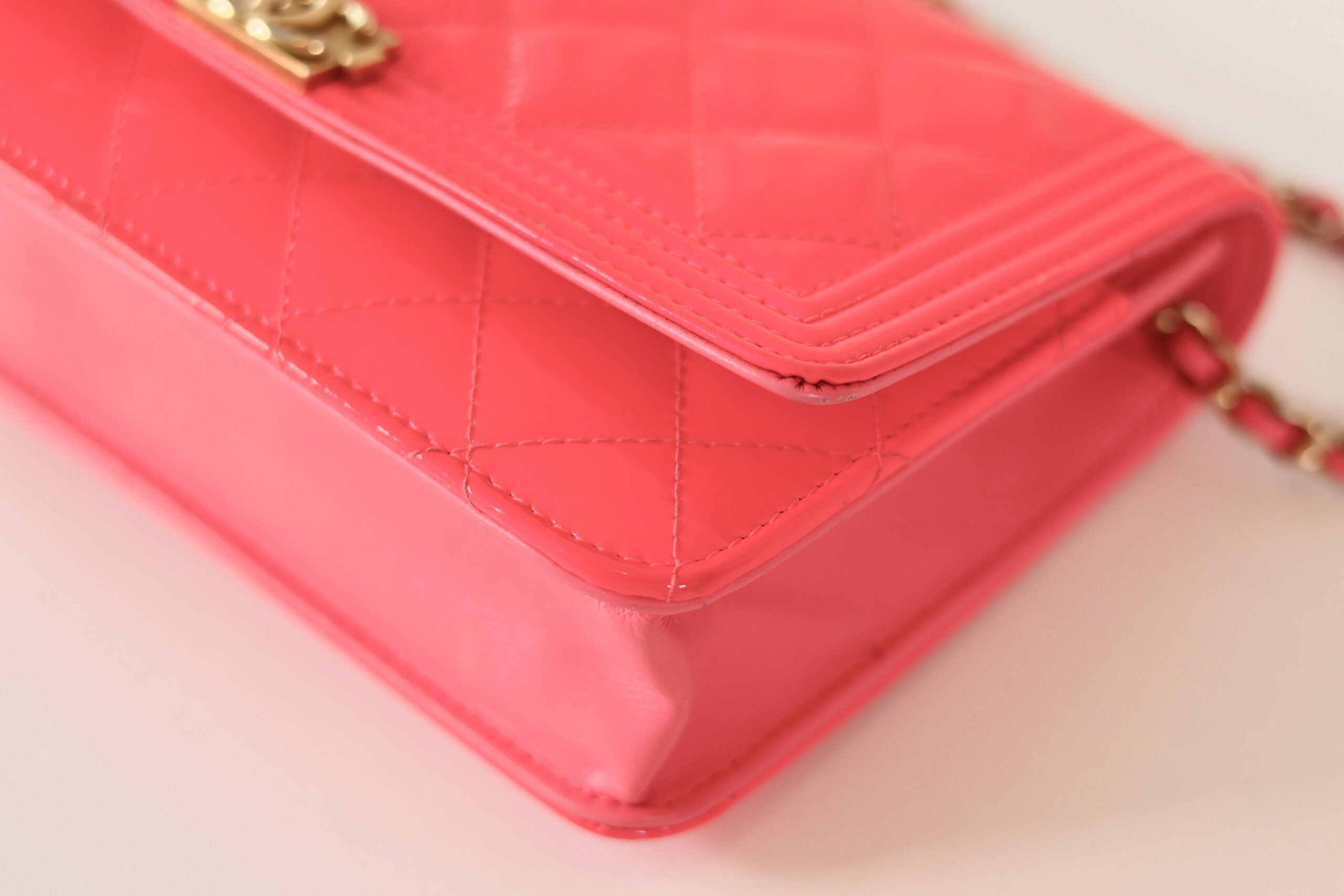 Chanel patent wallet on chain pink - Image 9