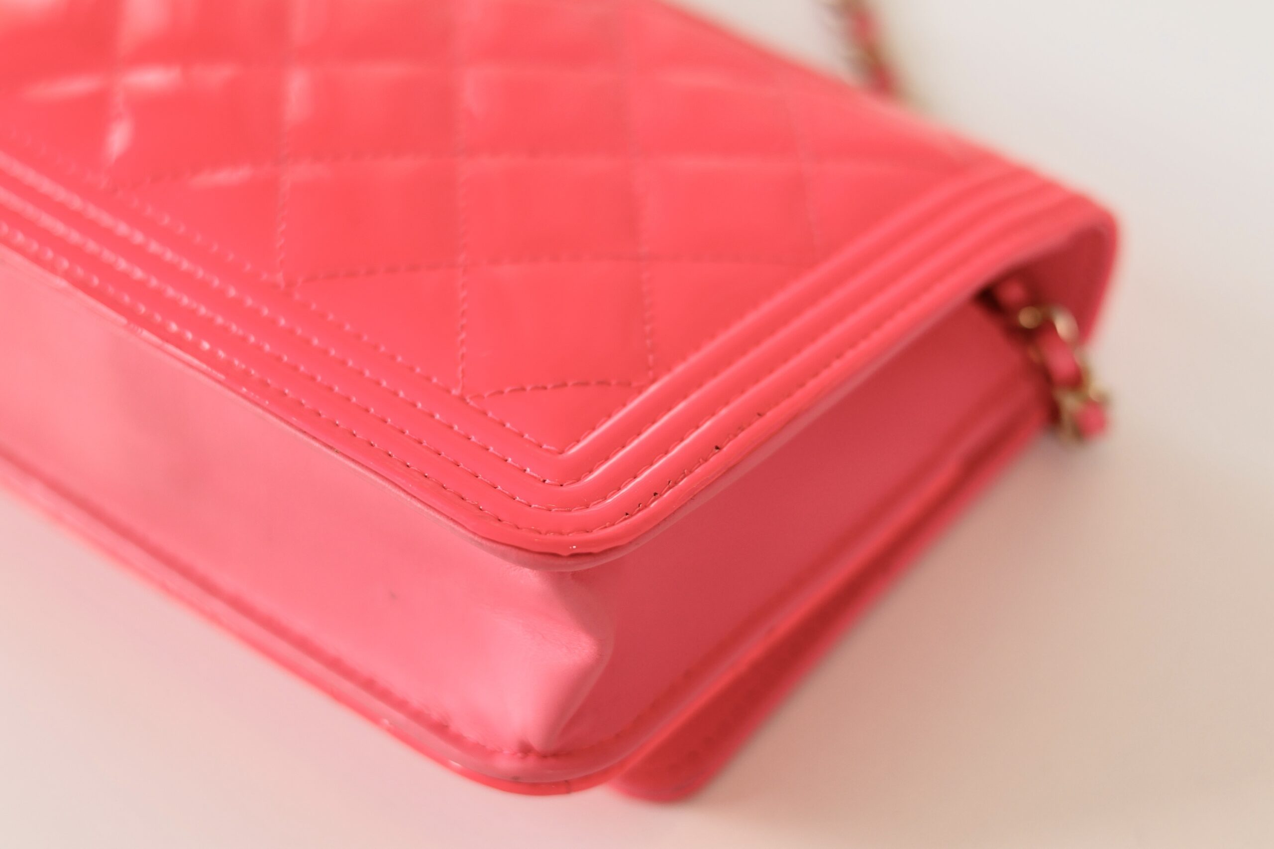 Chanel patent wallet on chain pink - Image 11
