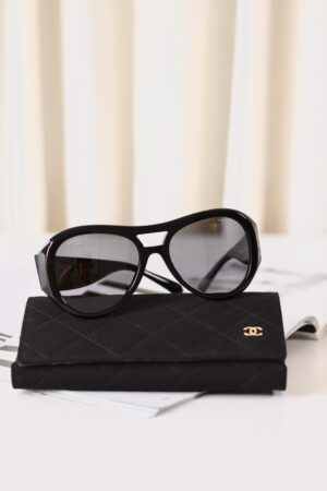 Chanel sunglasses black - red
