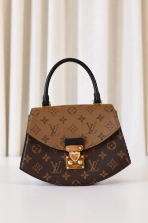 Louis Vuitton Tilsitt reverse monogram