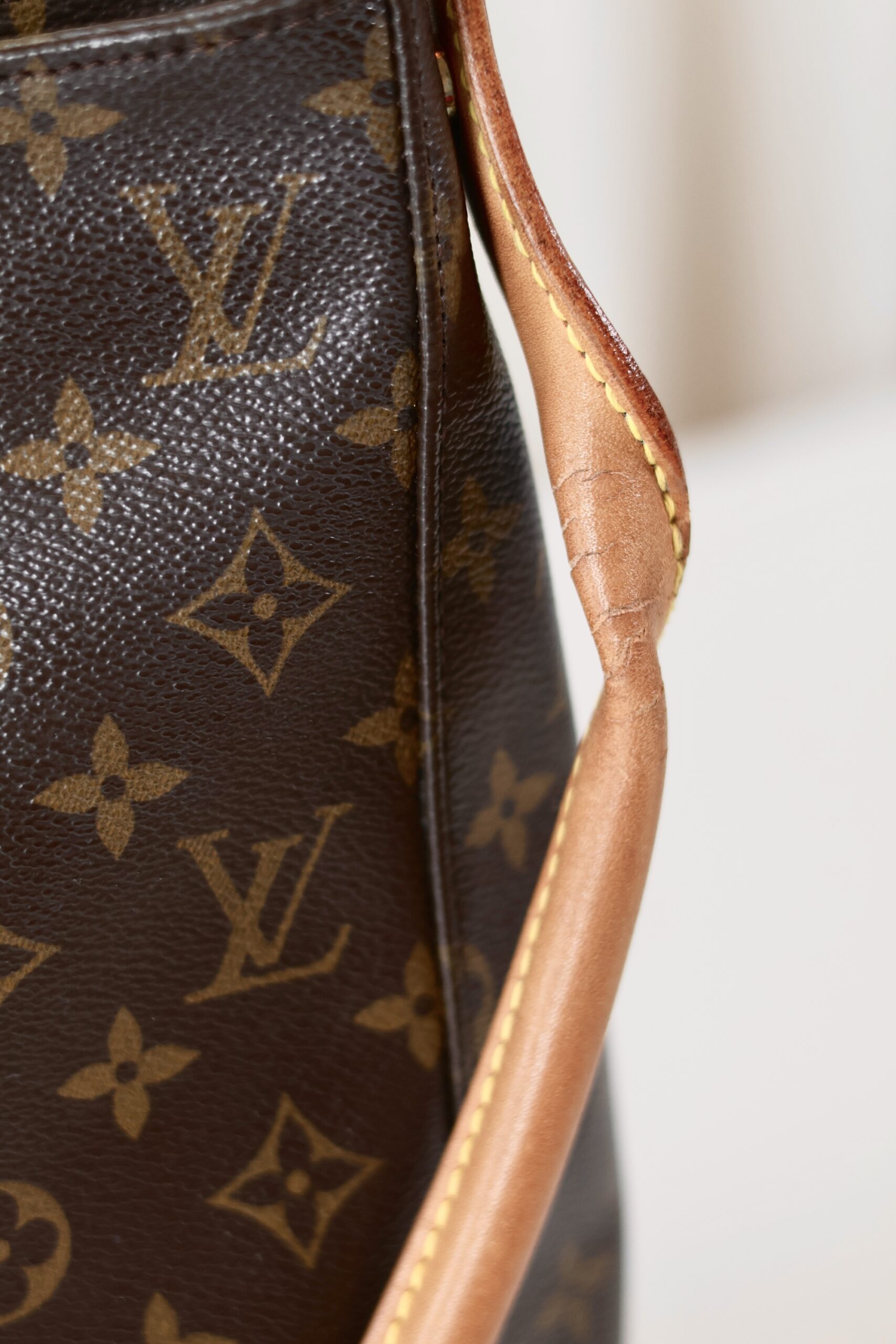 Louis Vuitton Looping GM - Image 3