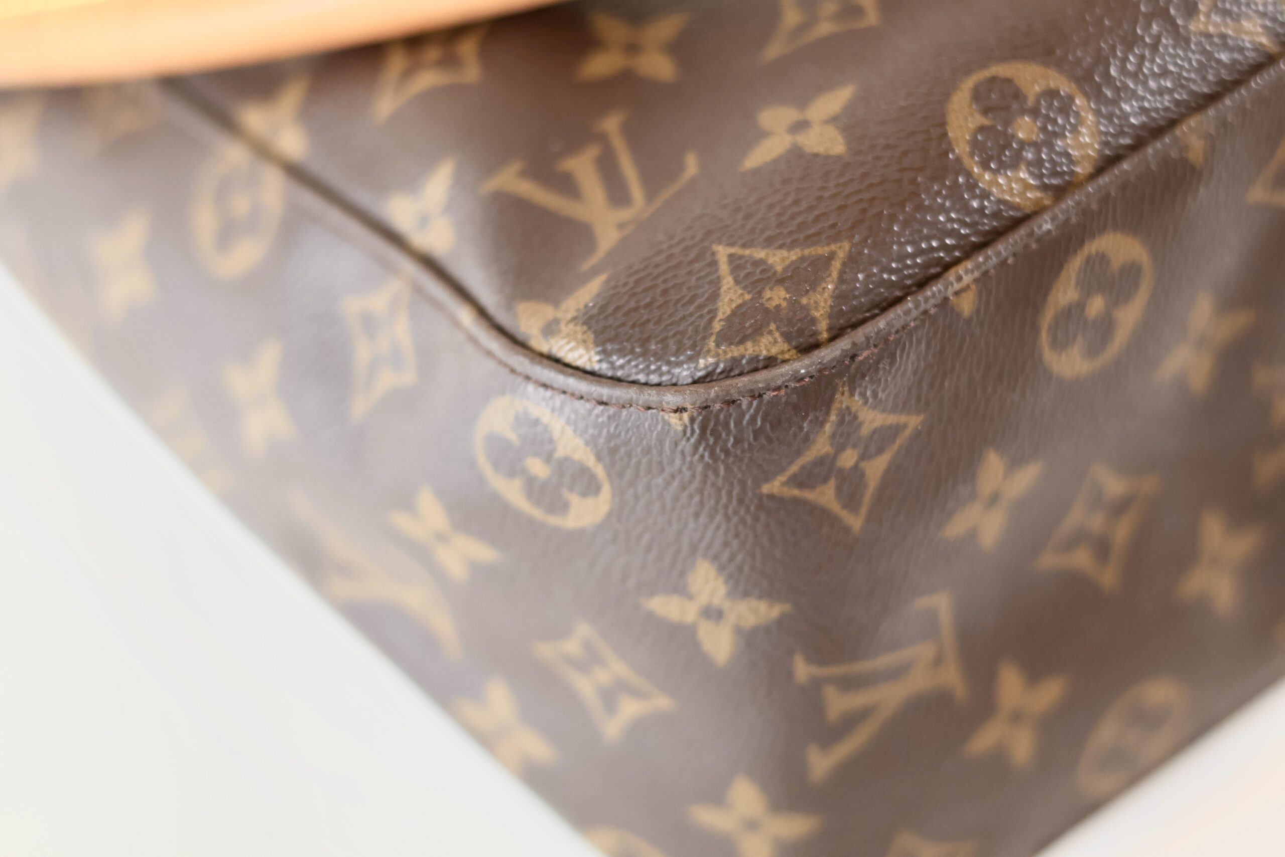 Louis Vuitton Looping GM - Image 9