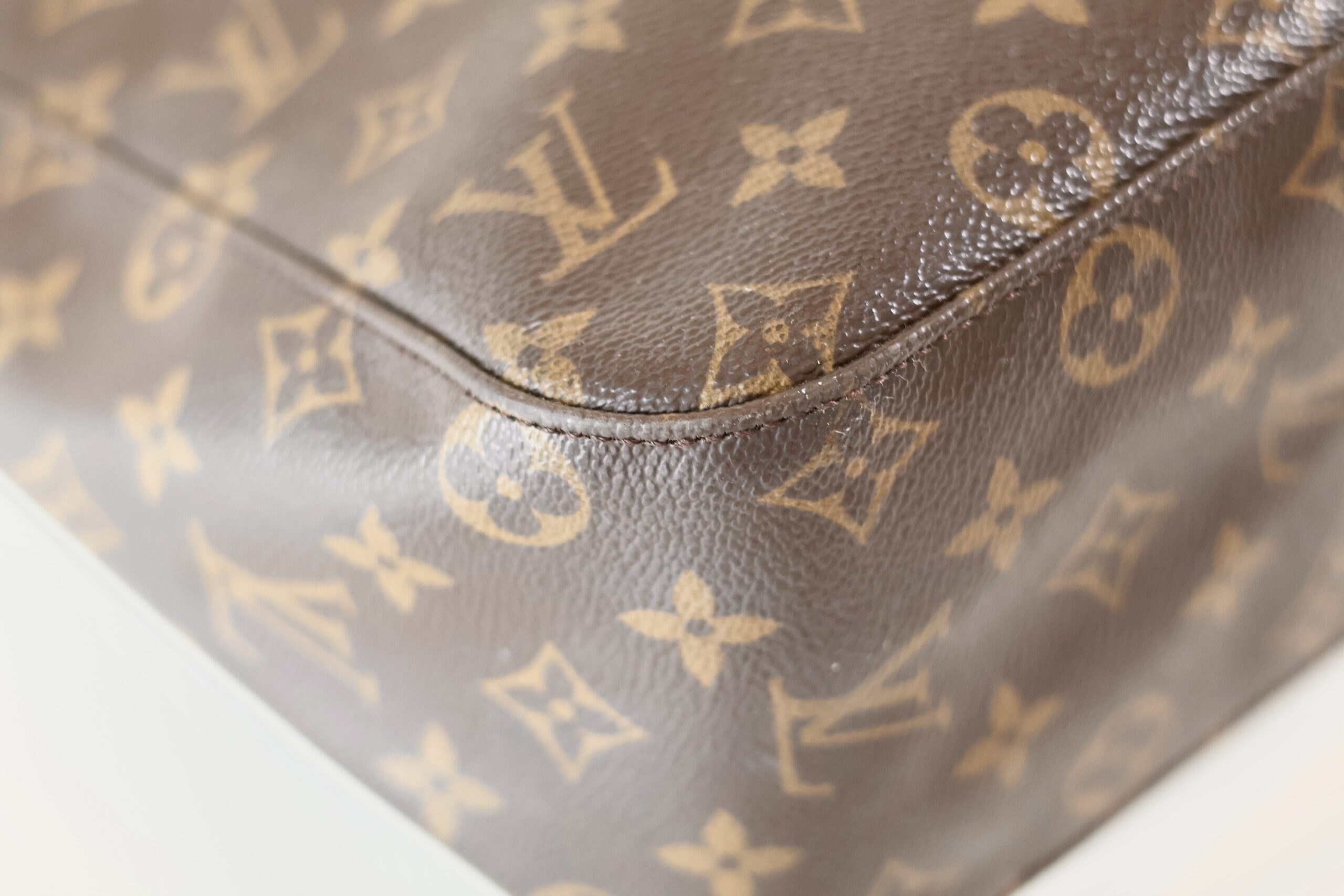 Louis Vuitton Looping GM - Image 11