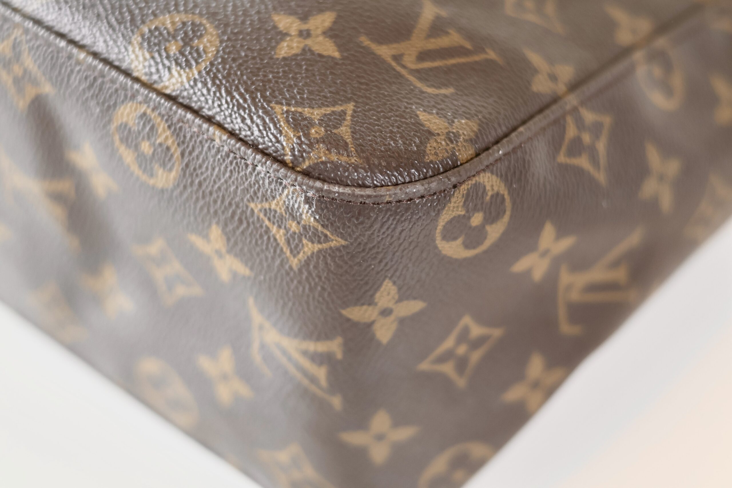 Louis Vuitton Looping GM - Image 12