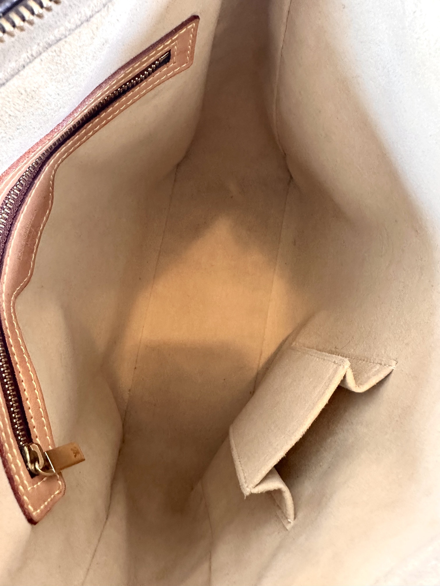 Louis Vuitton Looping GM - Image 13
